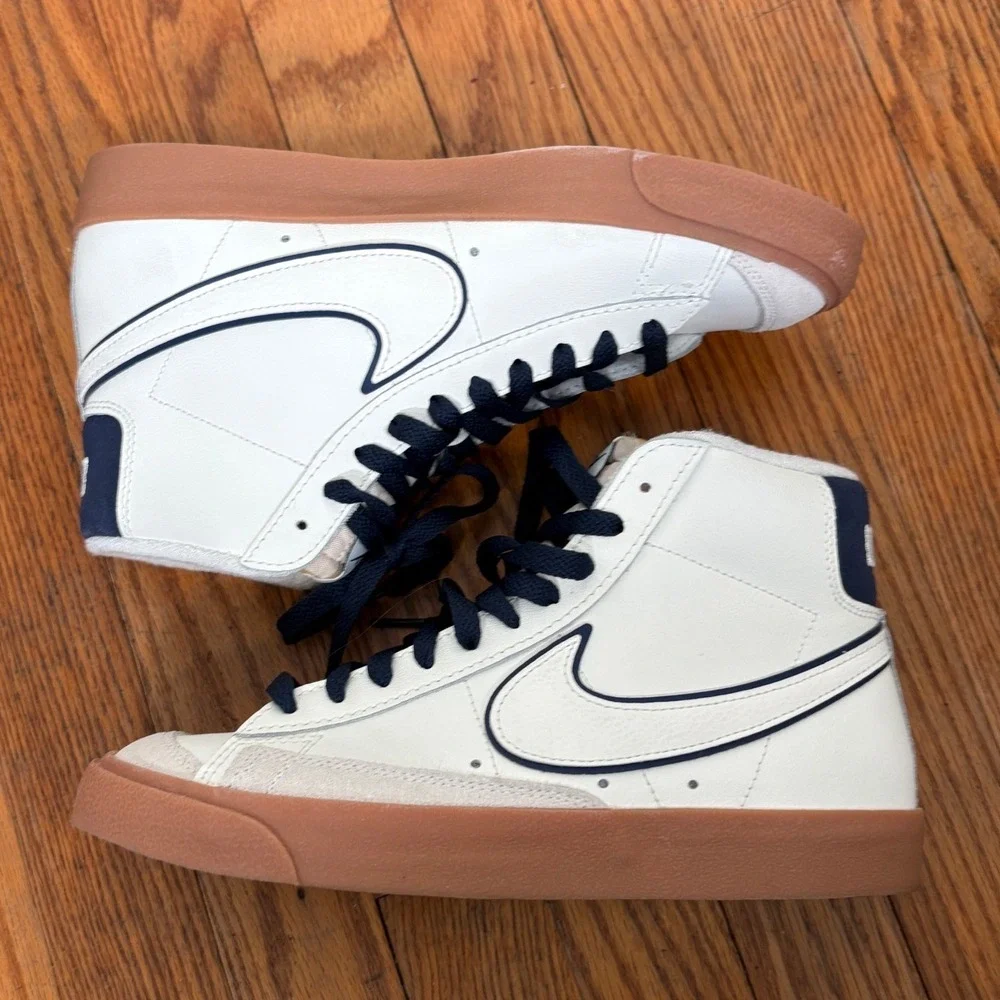 Nike Blazer Mid 77‎ Sneakers Sail Navy Gum Sole Mens 7.5 Women's 9 DQ7672-100